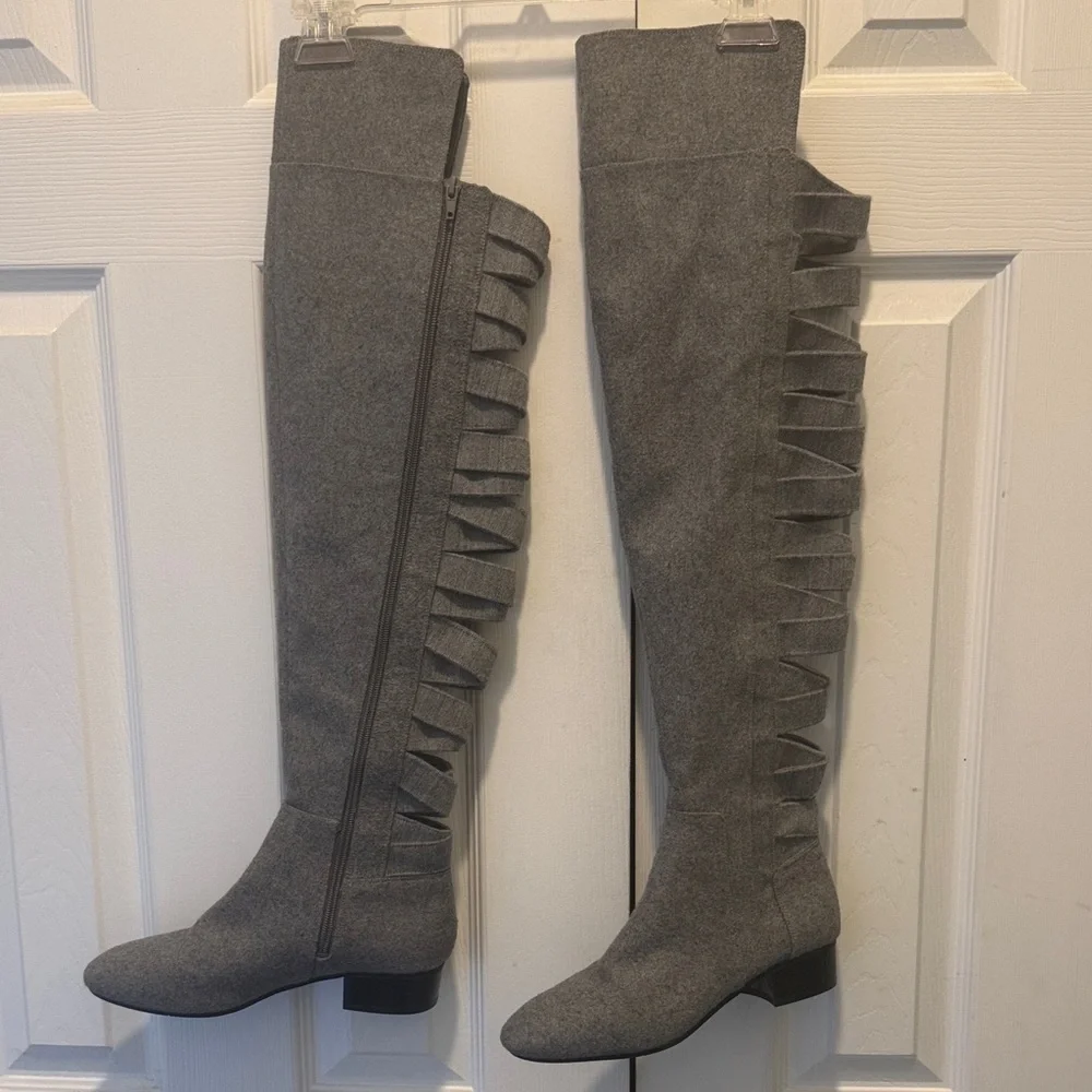 Nine West Gray Over The Knee Boots Cutout‎ Strap Design Block Heel Size 8
